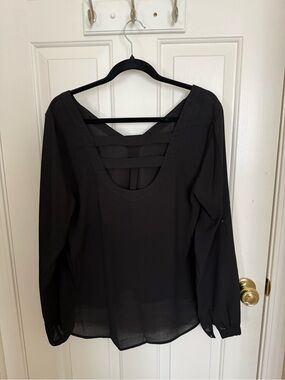 41 Hawthorn Black Long-Sleeve Blouse with Strappy Scoop Back
